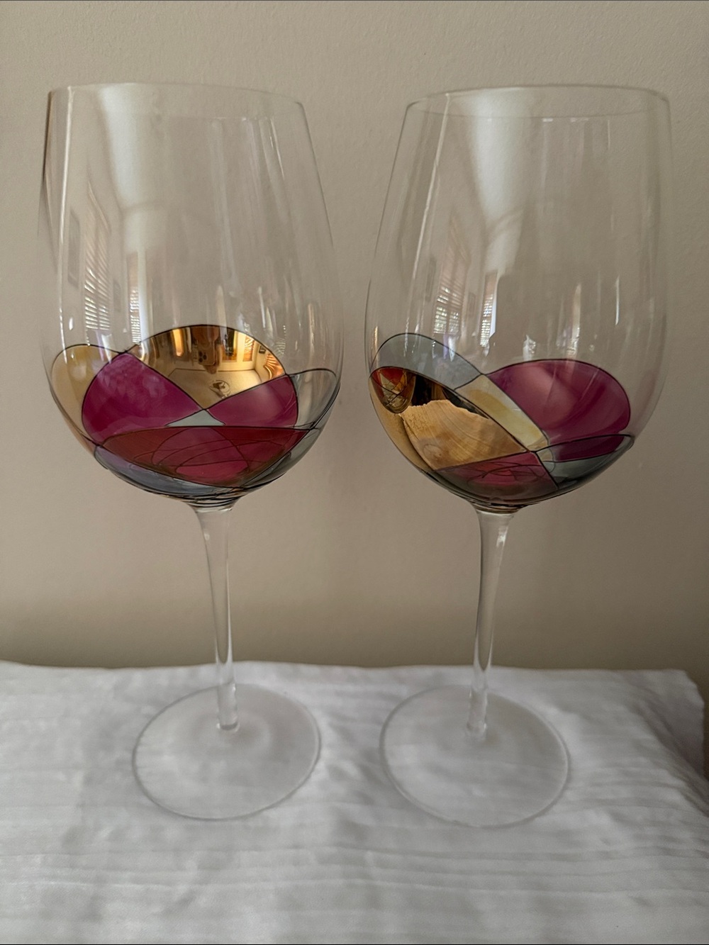 Cornet B Barcelona Sagrada Hand-Painted, Crystal Abstract Red Wine Glasses 2